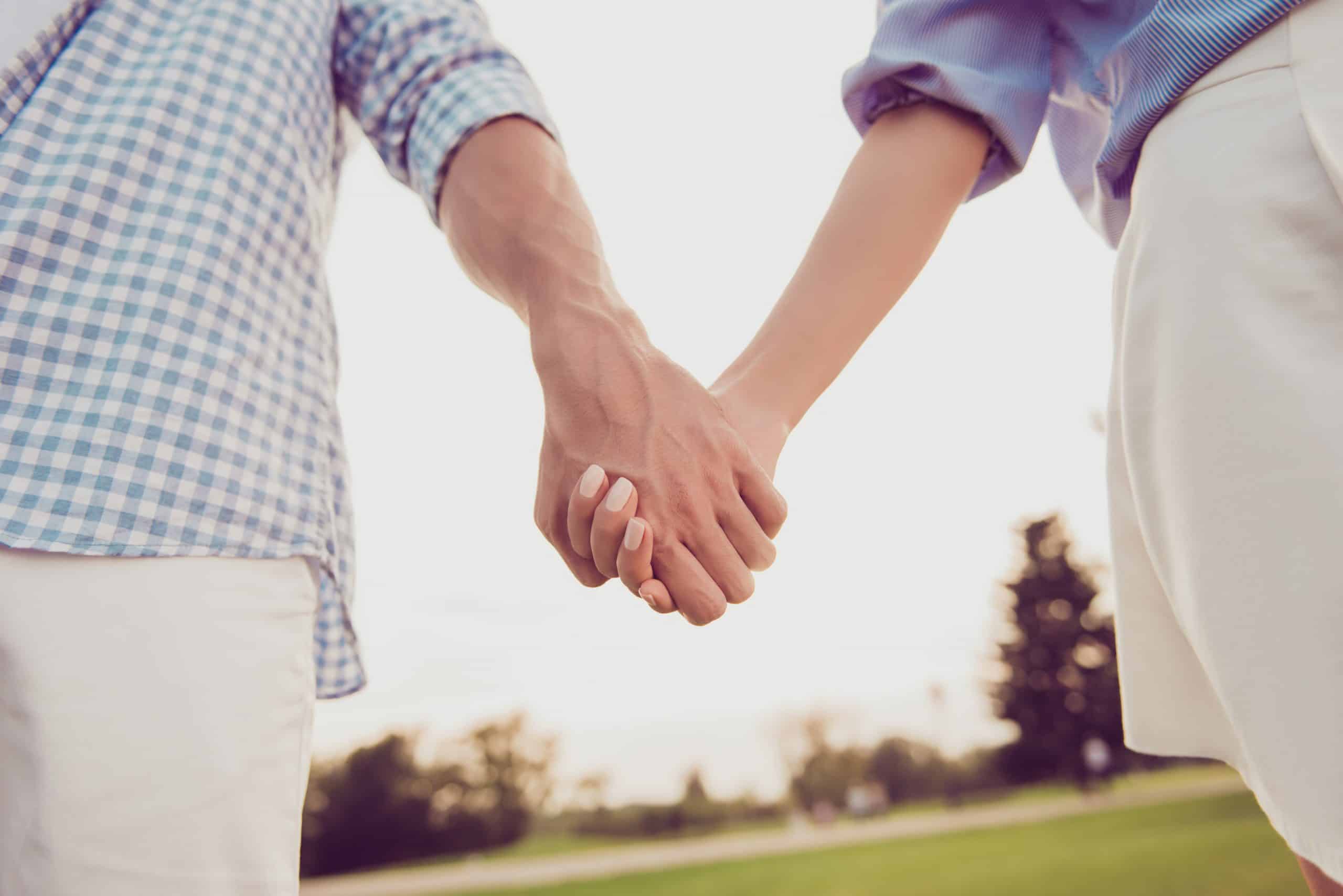 Close,Up,Cropped,Shot,Of,Carefree,Guy,In,Checkered,Shirt,